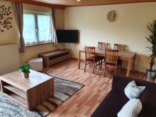 MonteurZimmer - Apartment "Hirsch" - Chalet Charlotte Apartments