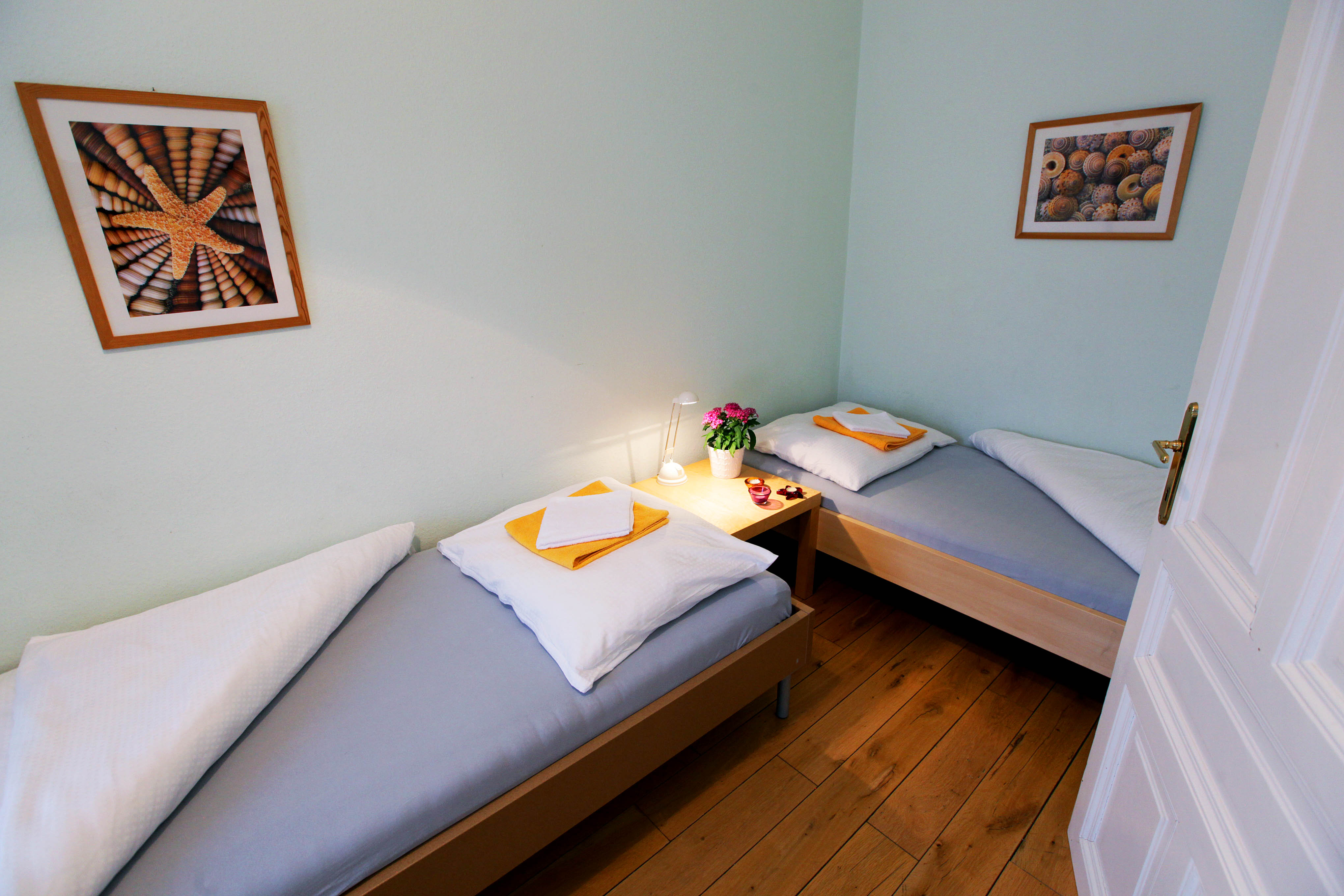 MonteurZimmer - Central of Vienna 10Eur/bed + Highspeed Internet + parking