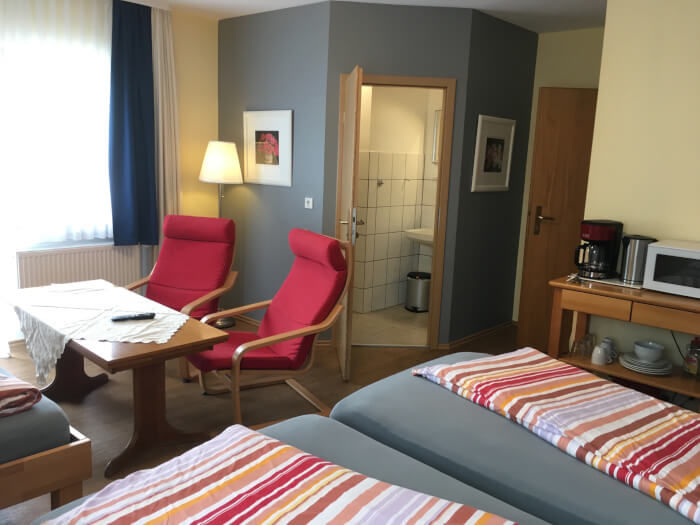 MonteurZimmer - https://www.deutschland-monteurzimmer.de/uploads/6144/Pension-Taunusblick-Ferienwohnung-und-Apartment-Monika-Essinger-Klein-61191-Rosbach-Hoehe-foto-59cb7131ef4f0.jpg - Pension Taunusblick Ferienwohnung und Apartment in 61191 Rosbach vor der Höhe                            