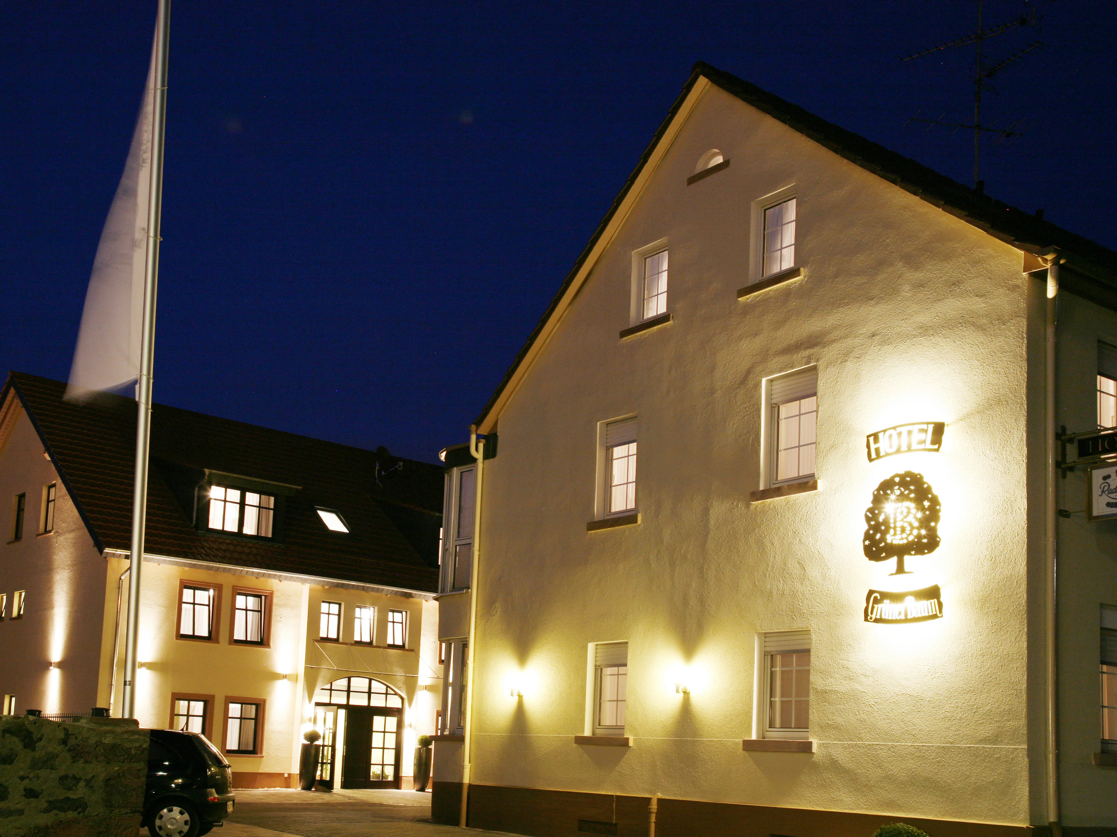 MonteurZimmer - https://www.gruenerbaumka.de/wp-content/themes/yootheme/cache/22/DSC_0018-e1528446331945-22996fd5.webp - Hotel Grüner Baum