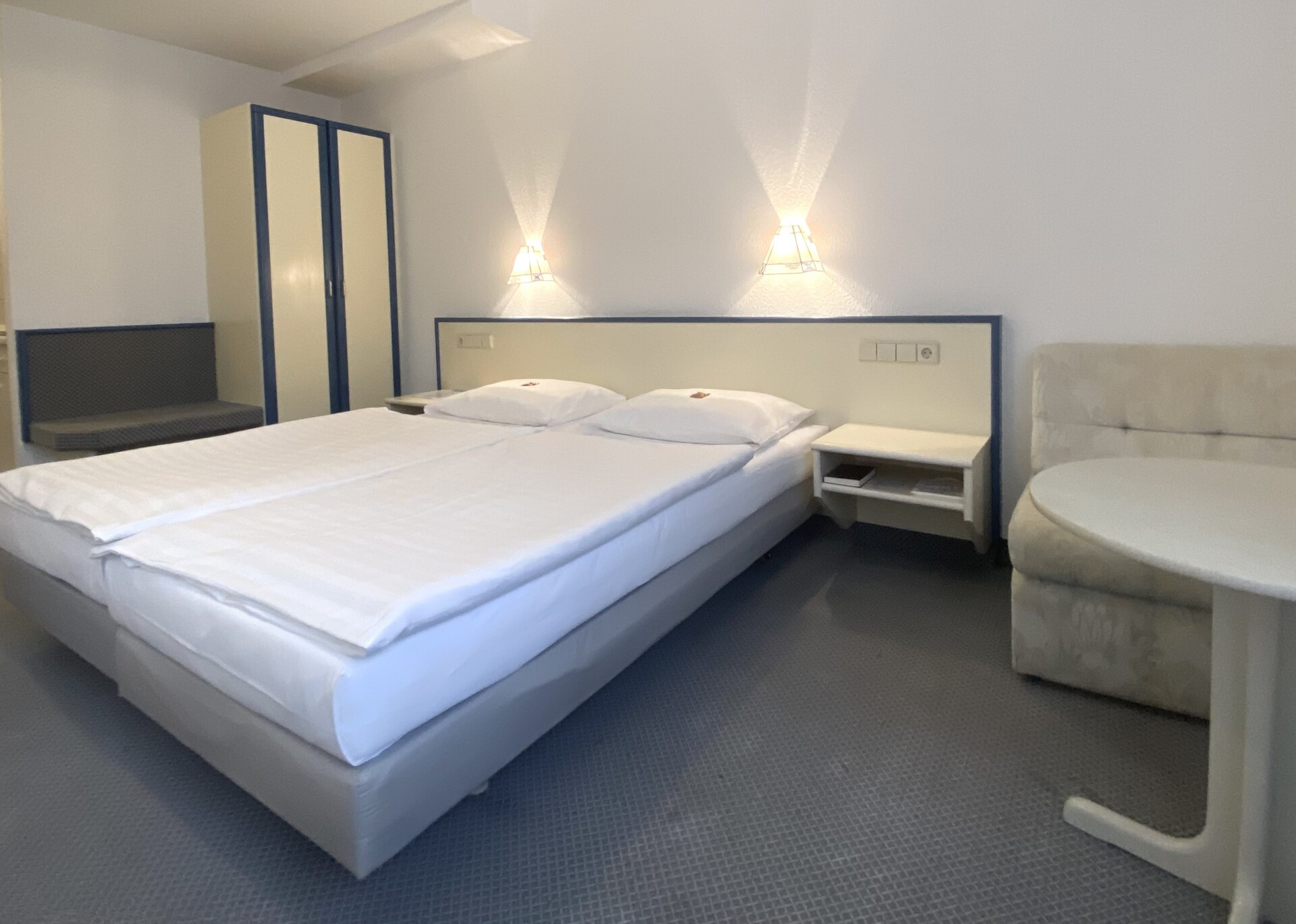 MonteurZimmer - Hotel List in 70469 Böblingen