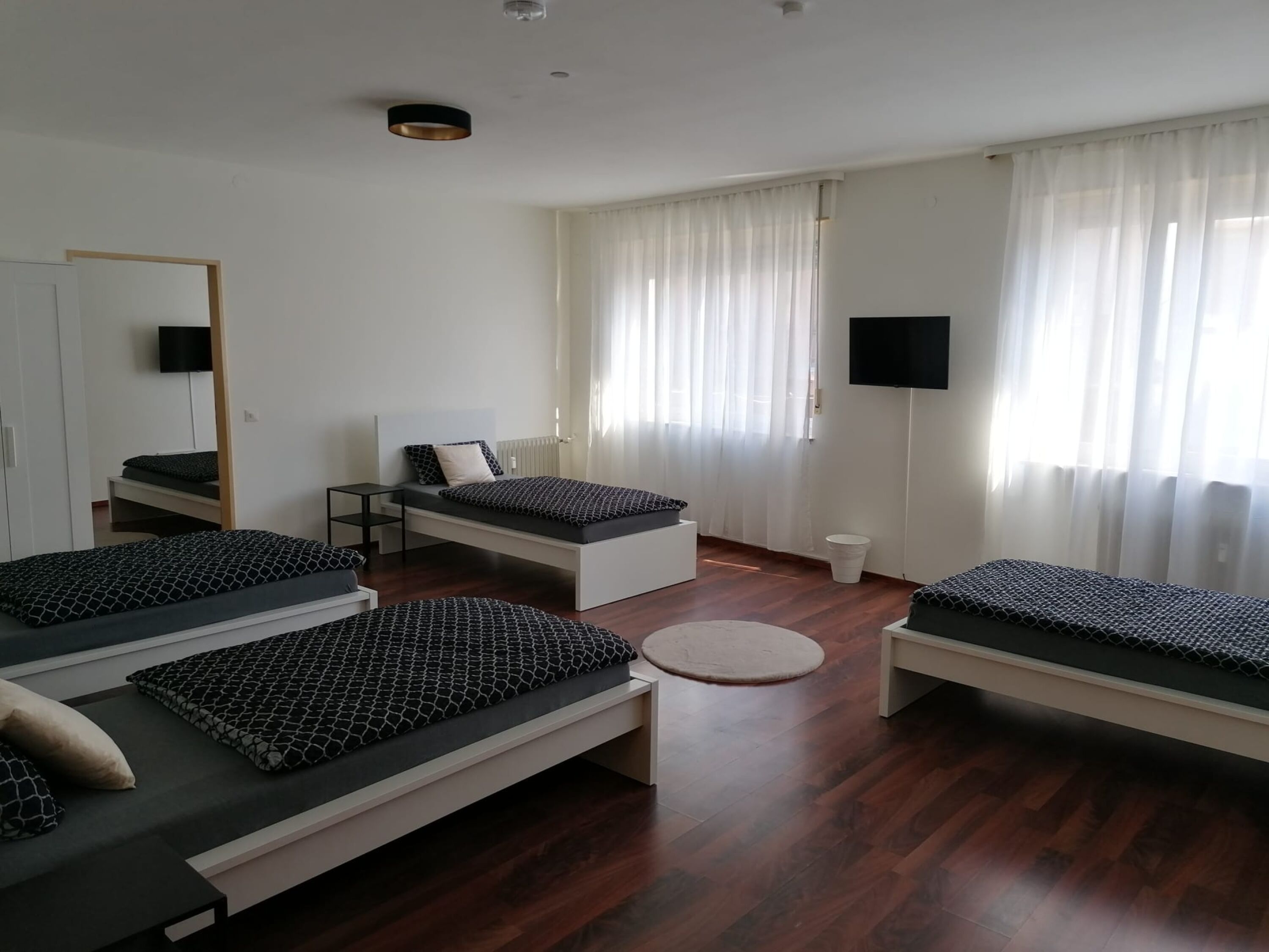 MonteurZimmer - Unterkunft 1-14 Pers. in der Fußgängerzone / Kaiserslautern