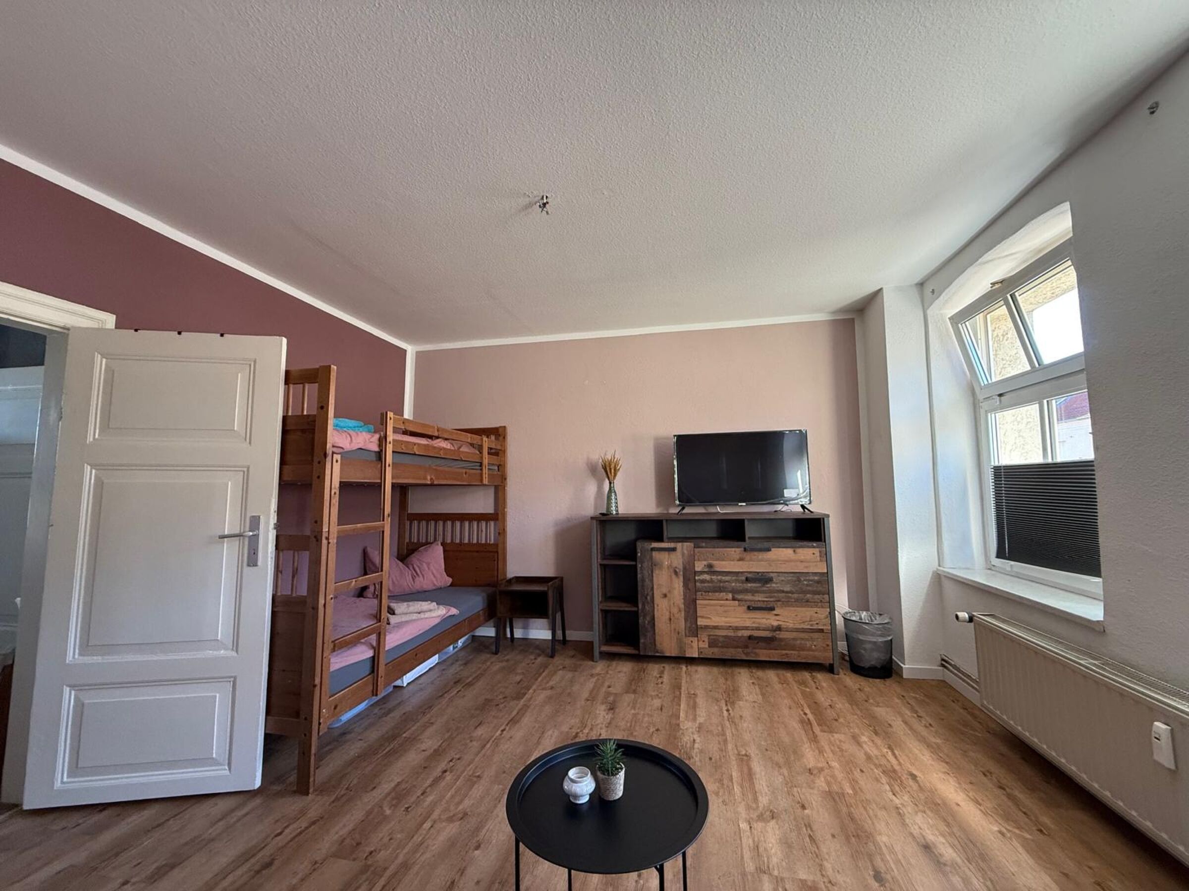 MonteurZimmer - abgeschlossene Wohnung für bis zu 4 Personen Innenstadt