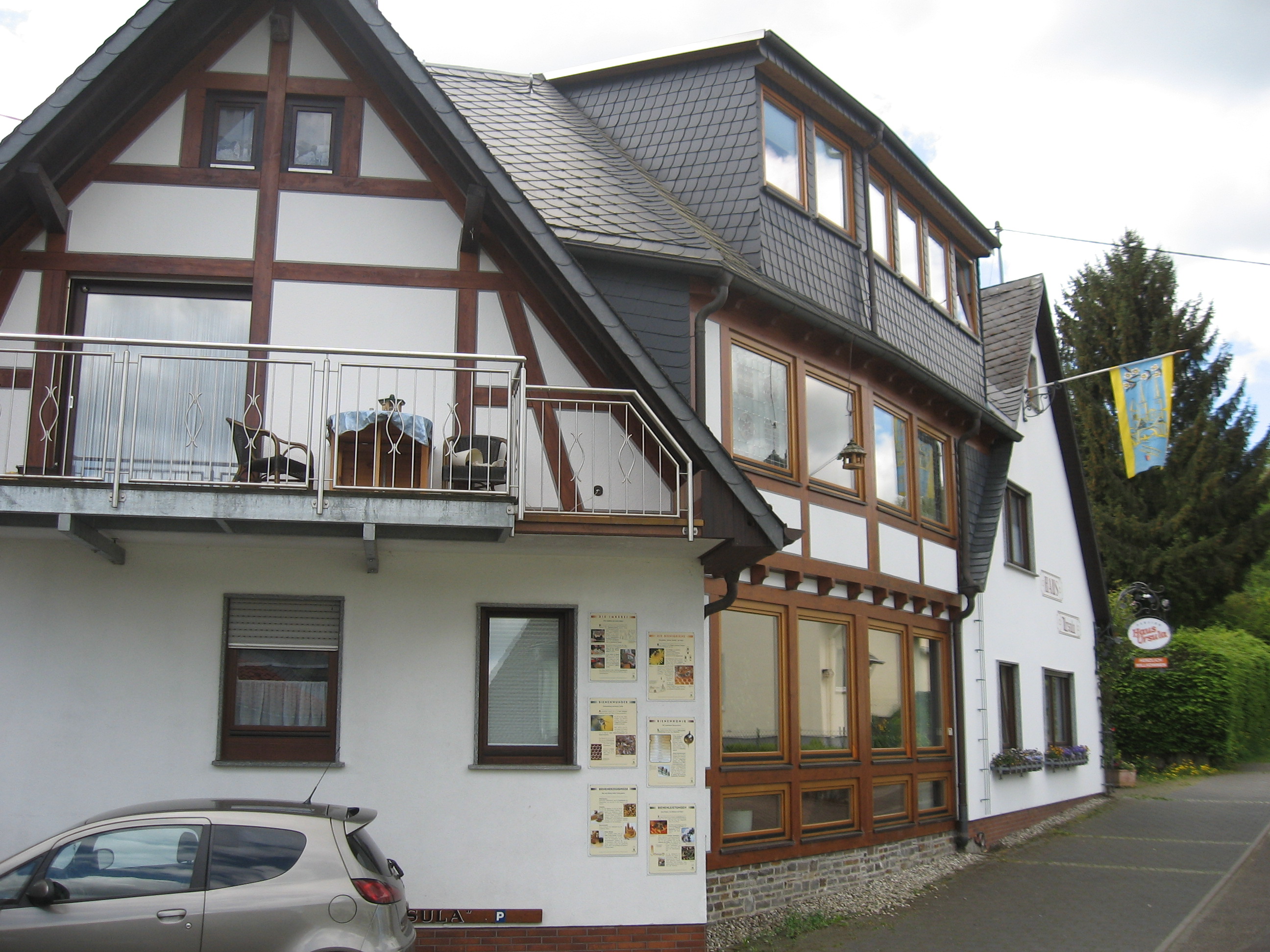 Monteur-Zimmer: Pension Aussenansicht - Pension Haus Ursula