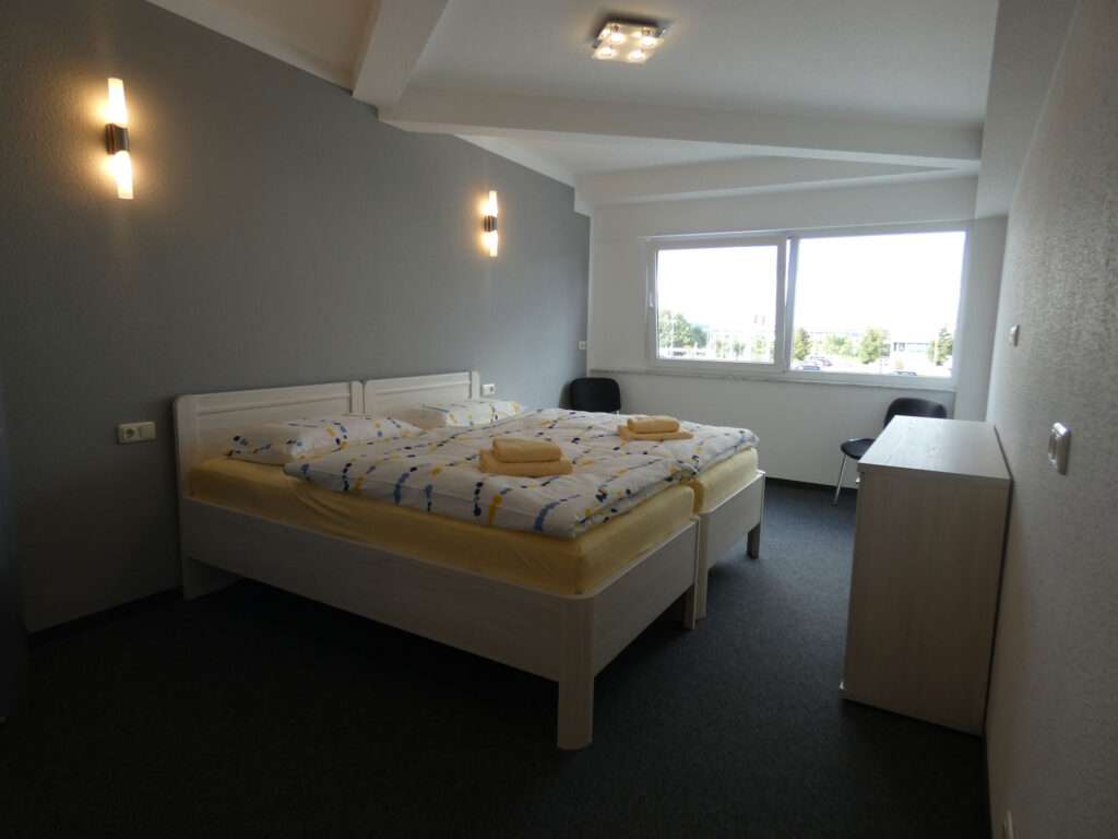 MonteurZimmer - Pension Take Off