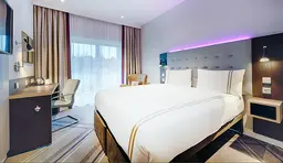 MonteurZimmer - Premier Inn Regensburg City Centre Hotel