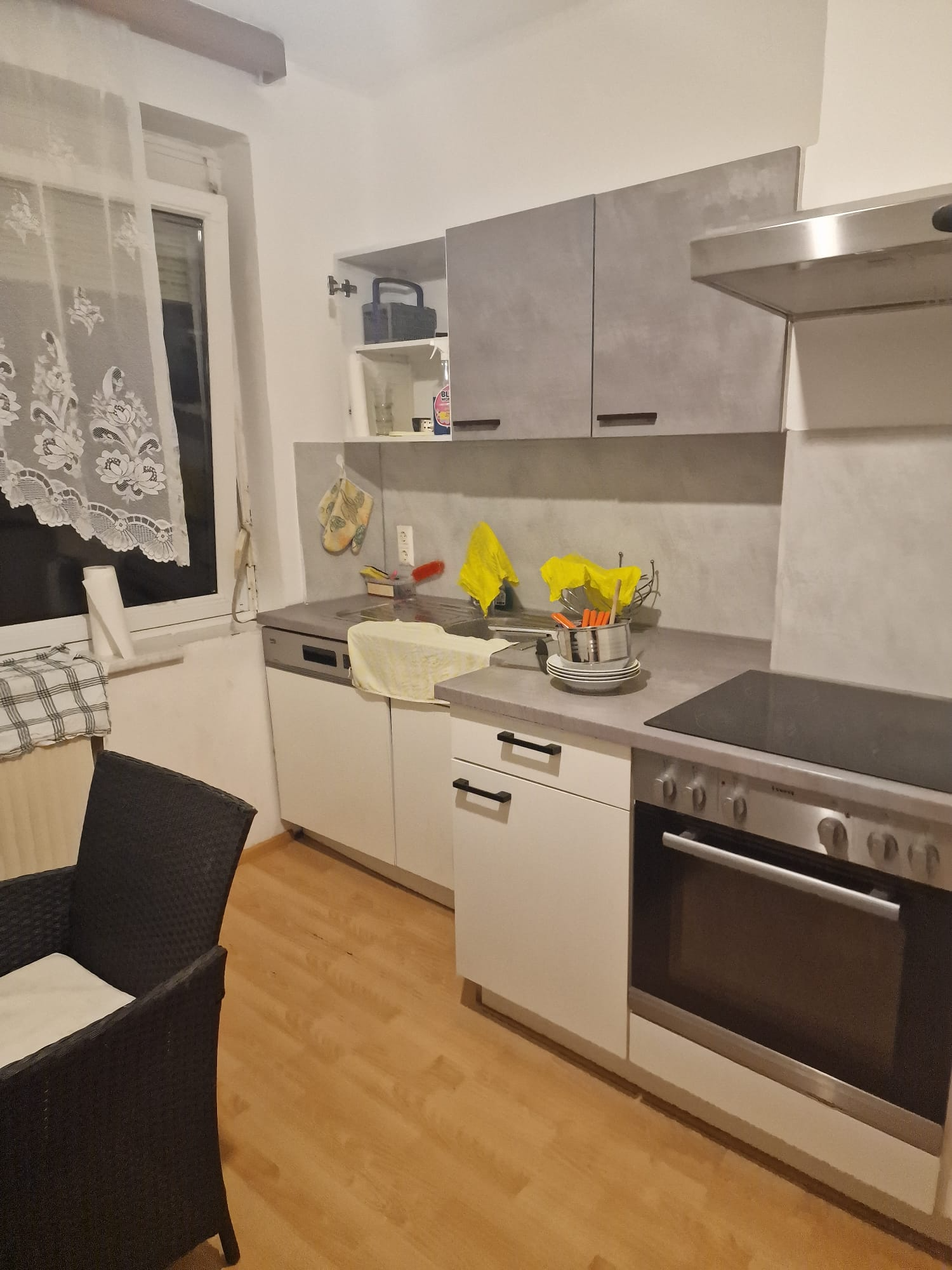 MonteurZimmer - Küche - Monteur-Arbeiter Wohnung in Gewerbe-und Industriegebiet Nähe