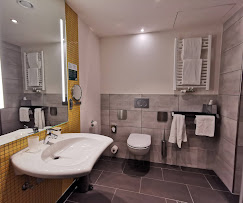 MonteurZimmer - Holiday Inn Hamburg - Hafencity by IHG