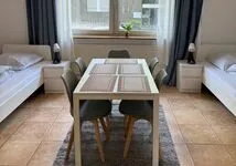 MonteurZimmer - Monteurwohnung, Apartment mit 5 Betten, Zentral, Internet