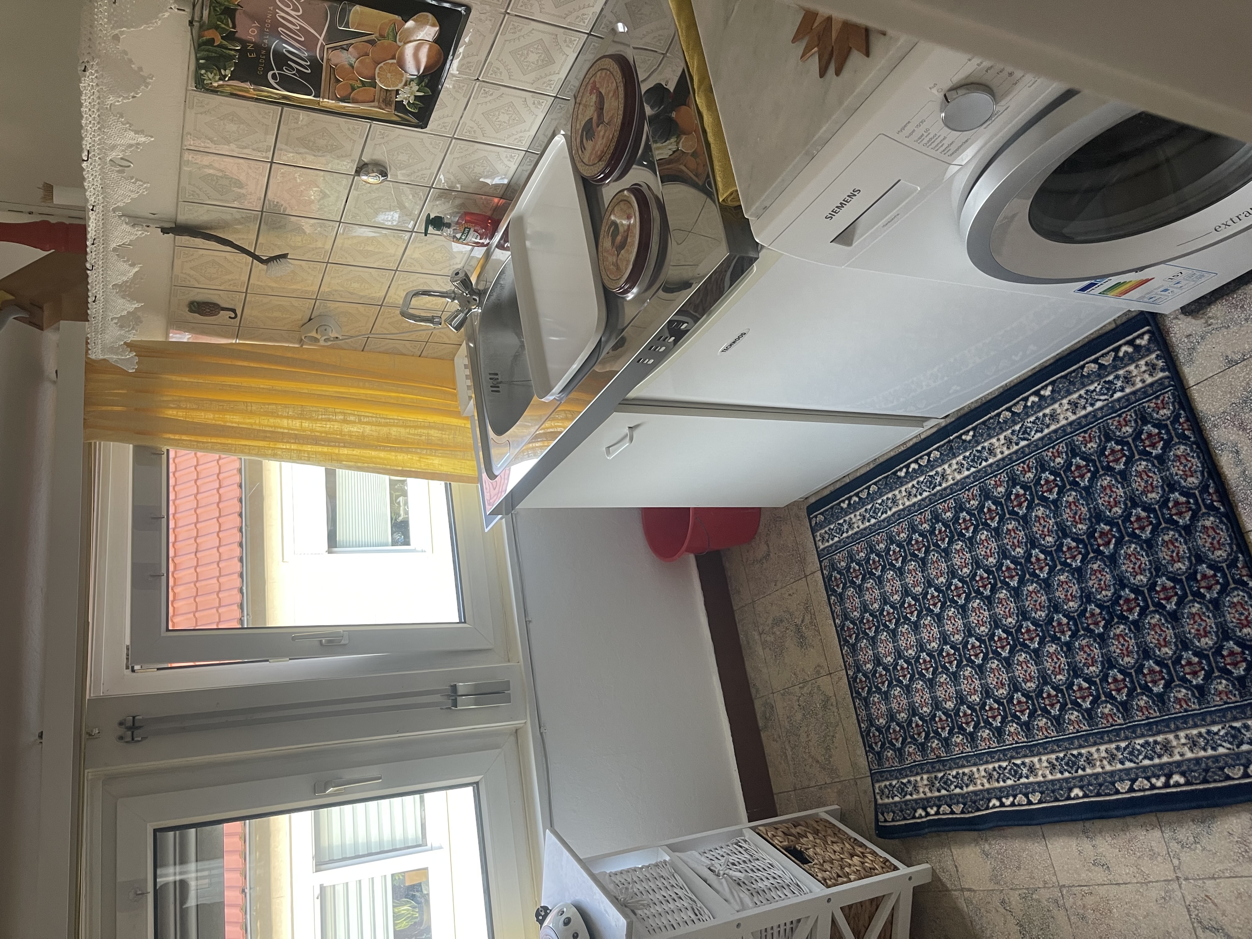 MonteurZimmer - Küche mit Kühlschrank, Herd, Mikrowelle, Spüle, Geschirr Besteck Waschmaschine - Thorsten Teichgräber Bikers Lane 4-6 Betten/3 Zimmer, Küche, Dusche, Bad, inklusive WLAN und TV