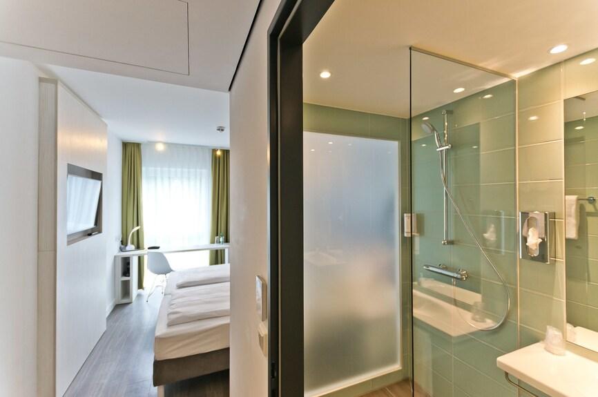Monteur-Zimmer - Preis pro Nacht - Freiburg im Breisgau - Hotel Freiburg City Center by Leonardo Hotels