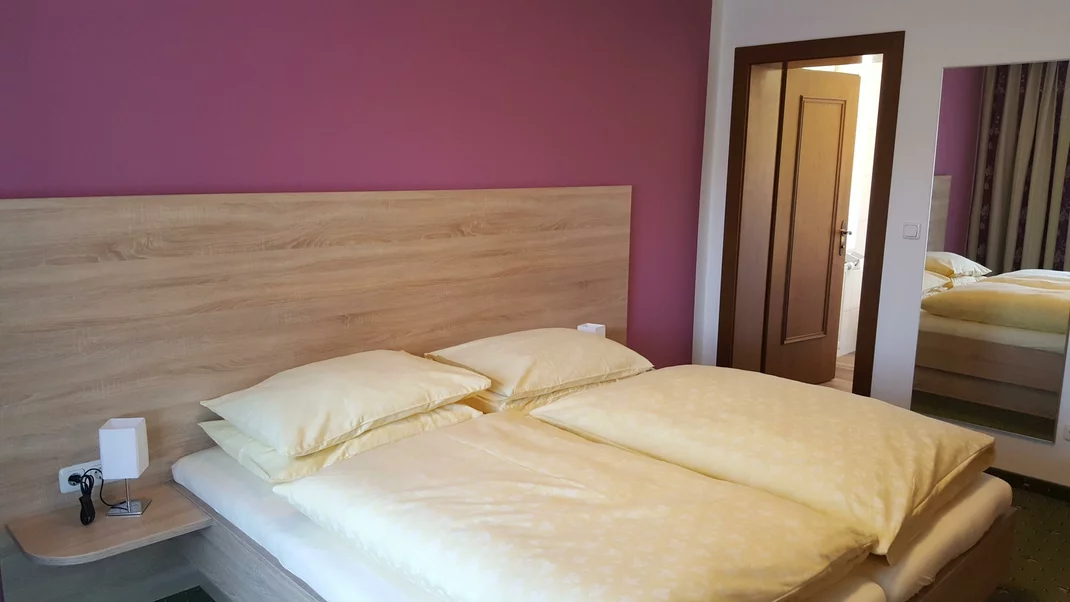 Monteur-Zimmer - Parkplatz: kostenlose Parkplätze in der Umgebung vorhanden - Salzburg - Pension Gstrein