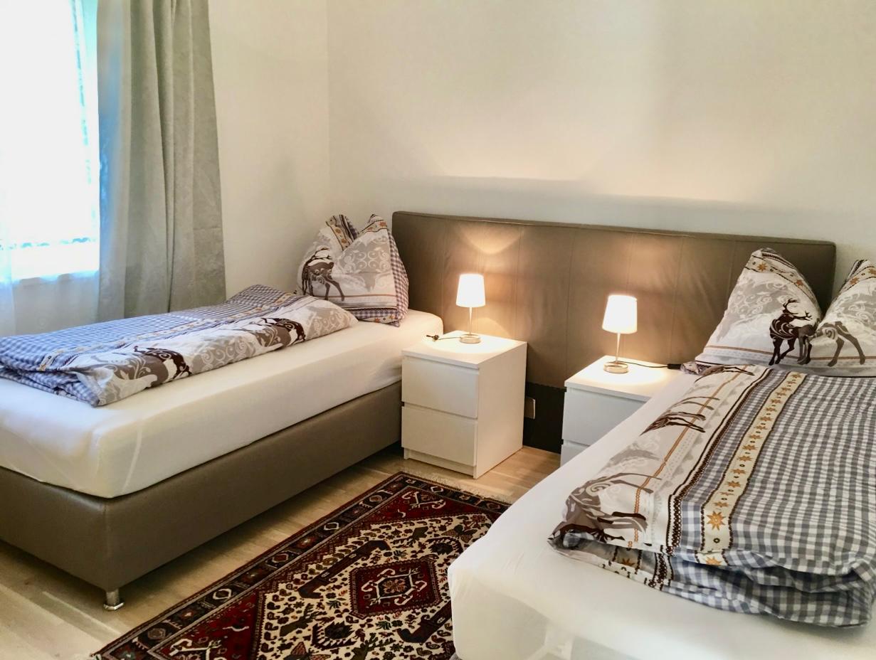 MonteurZimmer: Schlafzimmer Doppelzimmer - Apartment Steiner