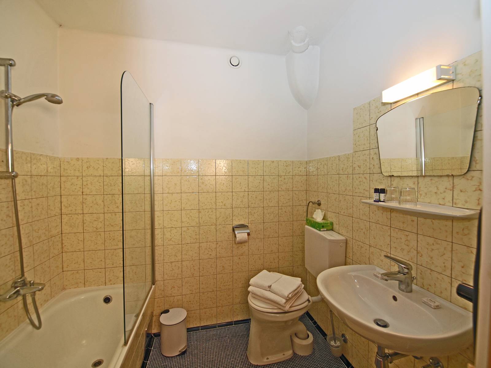 Monteur-Zimmer - Preis pro Nacht - Altheim (Altheim) - Gästehaus Lauterbacher