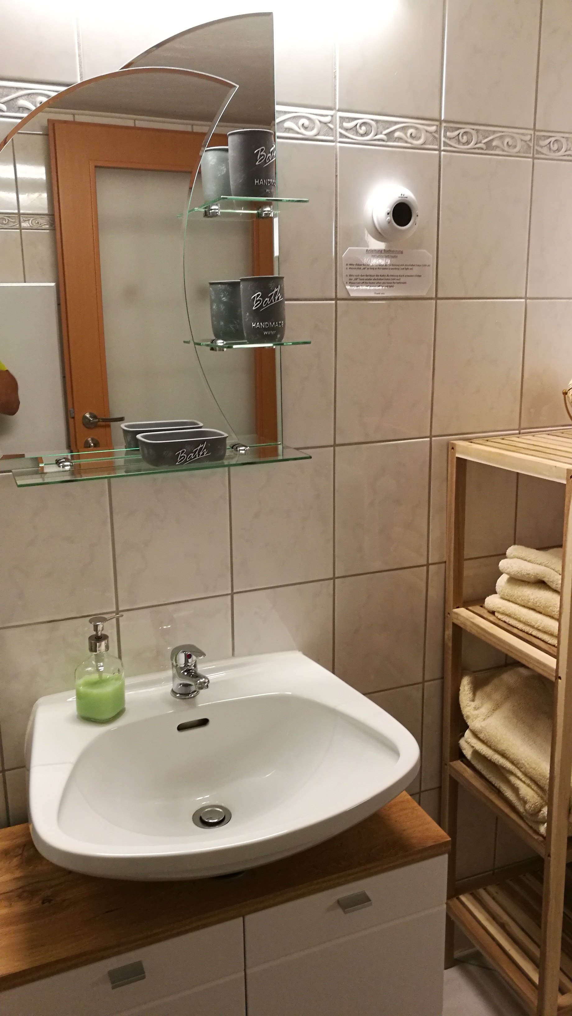 MonteurZimmer: Landstüberl(25m²)--Kellerstüberl---eigener Zugang - Landhaus Dersch