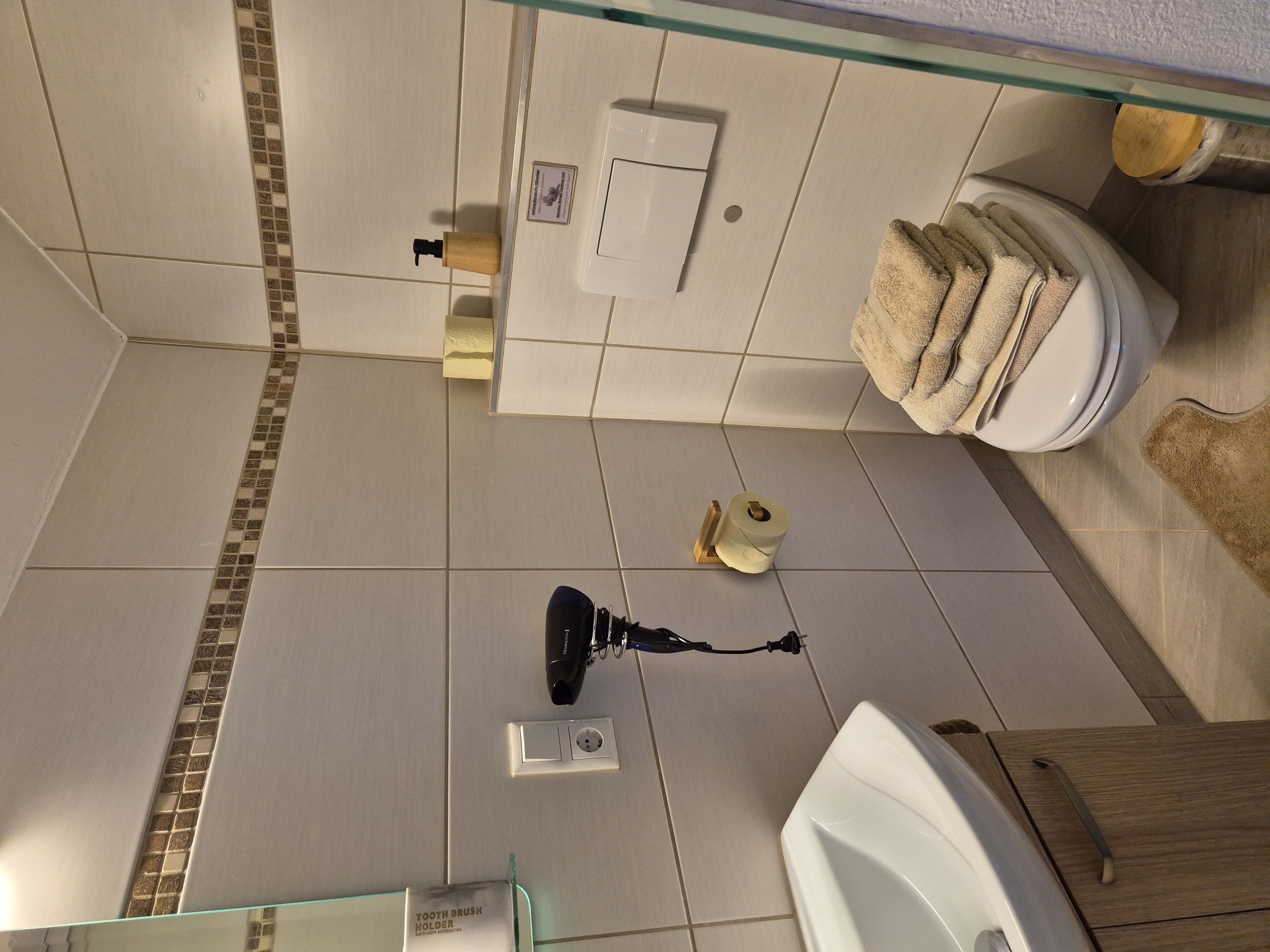 MonteurZimmer: Landzimmer1(20m²)---Balkon---1.Stock - Landhaus Dersch