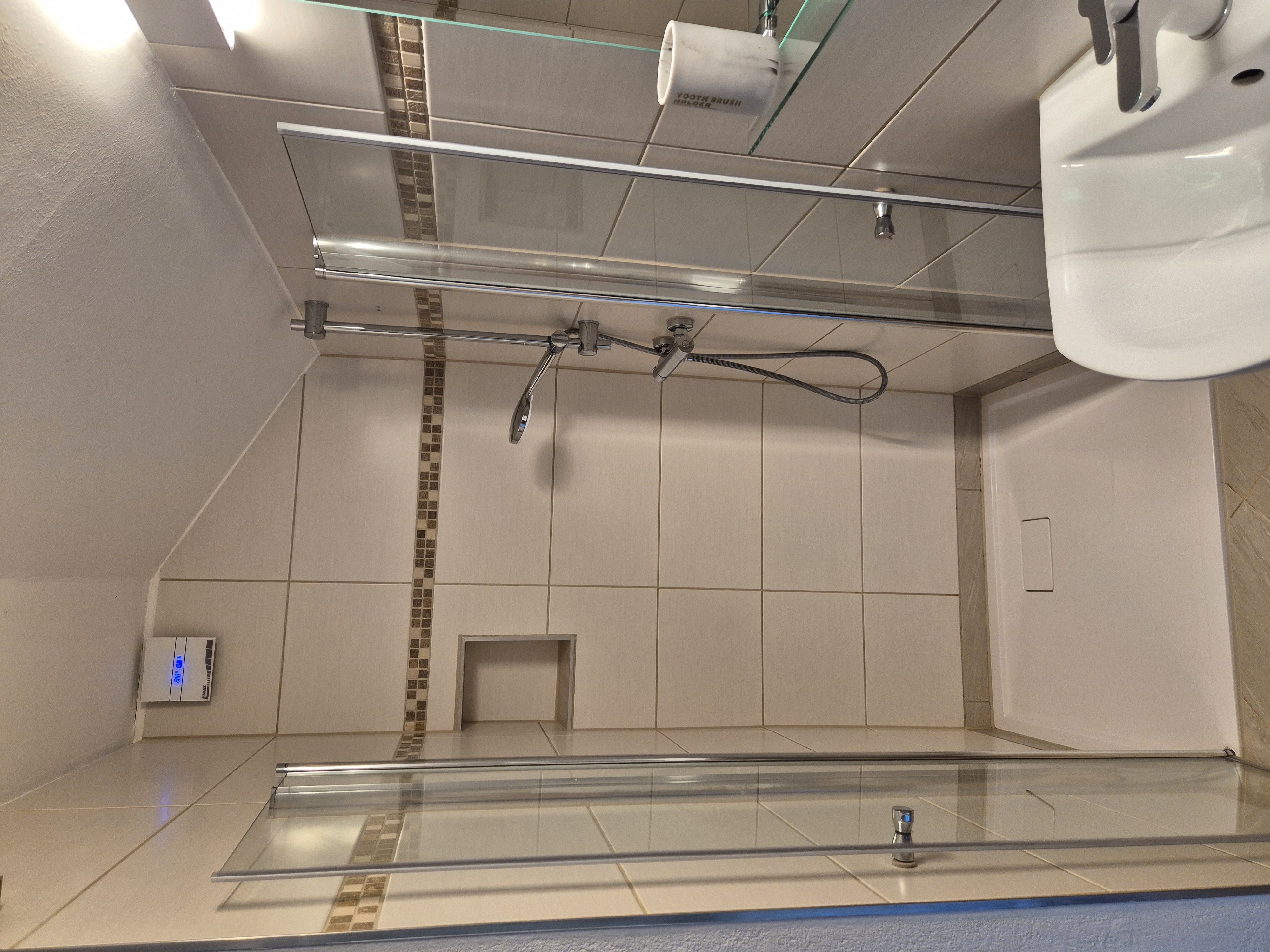 MonteurZimmer: Landzimmer1(20m²)---Balkon---1.Stock - Landhaus Dersch