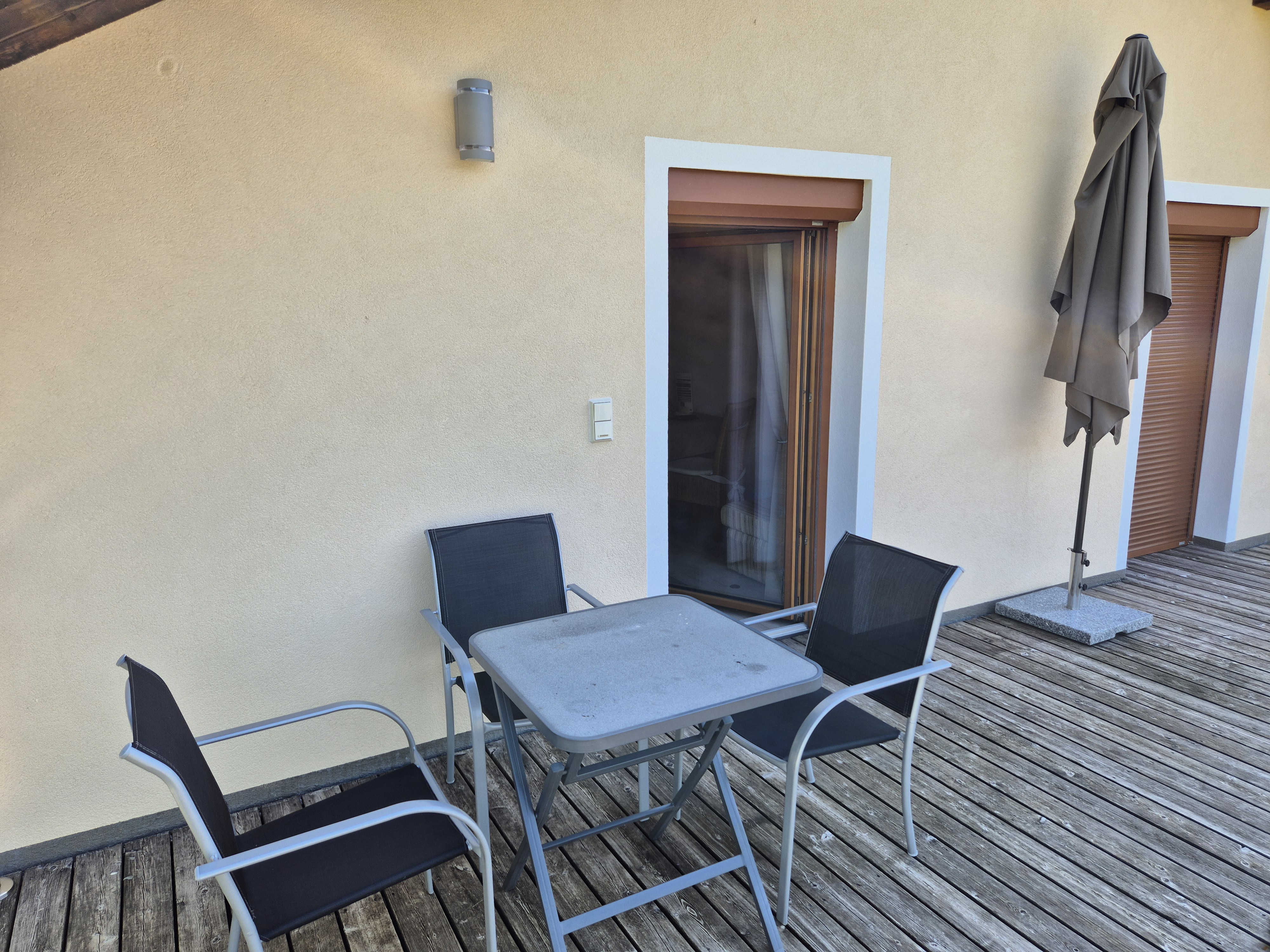 MonteurZimmer: Landzimmer2(30m²)---Terrasse---1.Stock - Landhaus Dersch