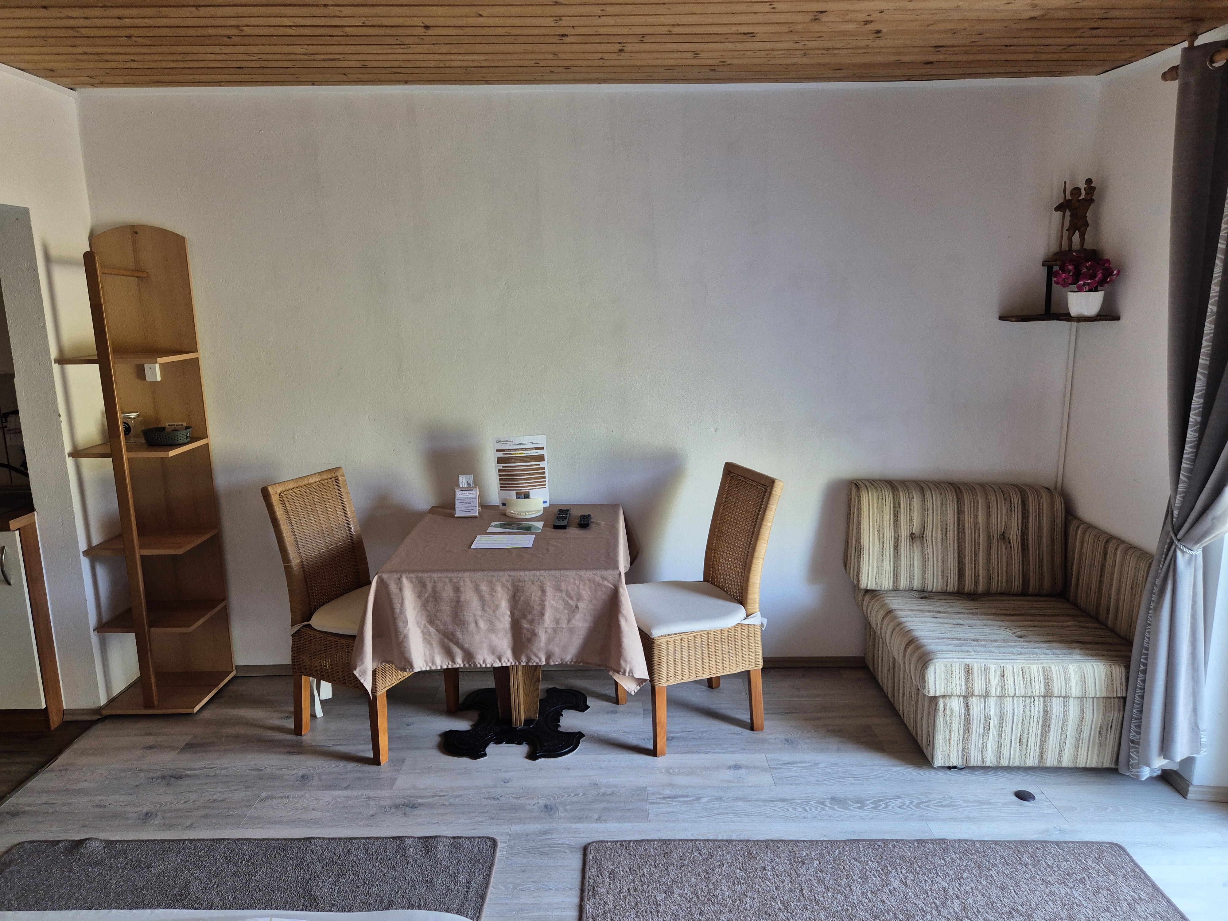 MonteurZimmer: Landzimmer2(30m²)---Terrasse---1.Stock - Landhaus Dersch