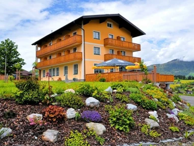 MonteurZimmer: Gästehaus - Gästehaus Abtenau