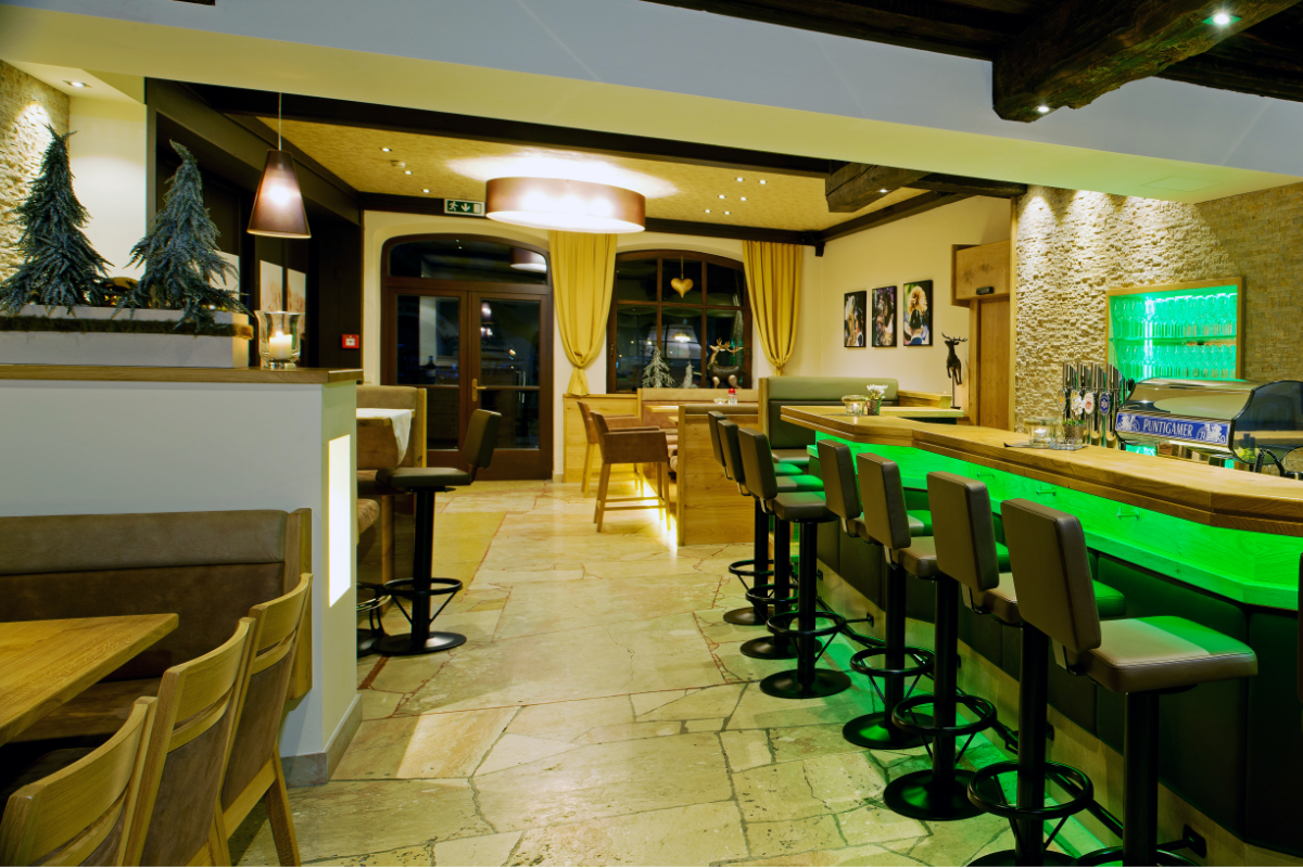 MonteurZimmer: Hotel Bar - Hotel Gasthof Stegerbräu