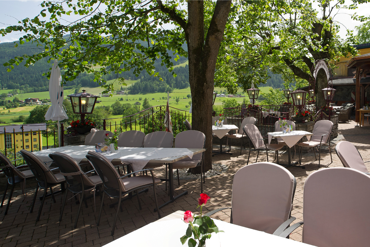 MonteurZimmer: Gastgarten - Hotel Gasthof Stegerbräu