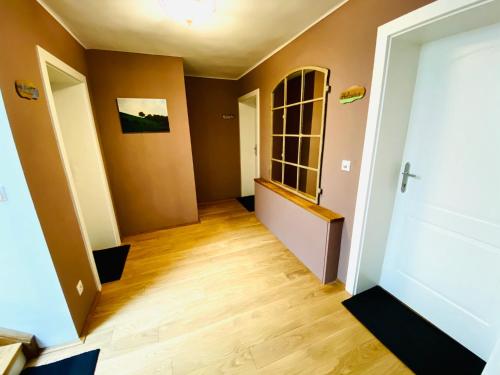 Monteur-Zimmer - Fernseher - Wastlbauer Erlebnishof