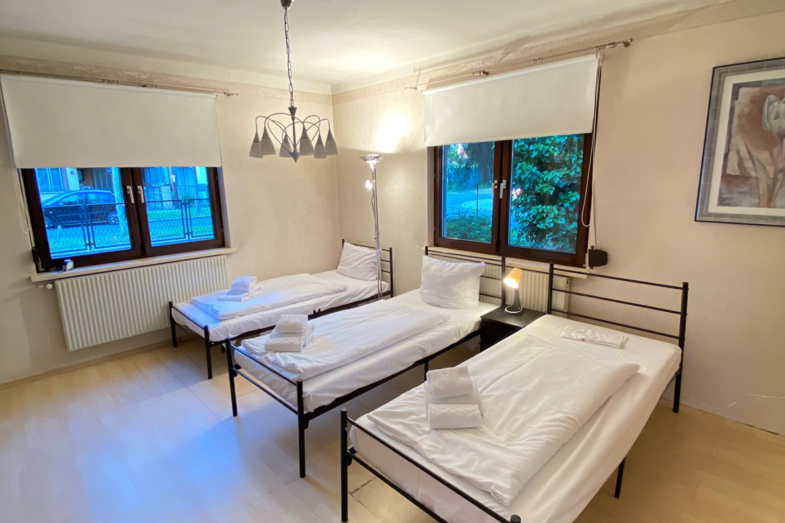 Monteur-Zimmer - Preis pro Nacht - Maria Ellend - Arbeiterquartier in Wien Donaustadt mit Garten