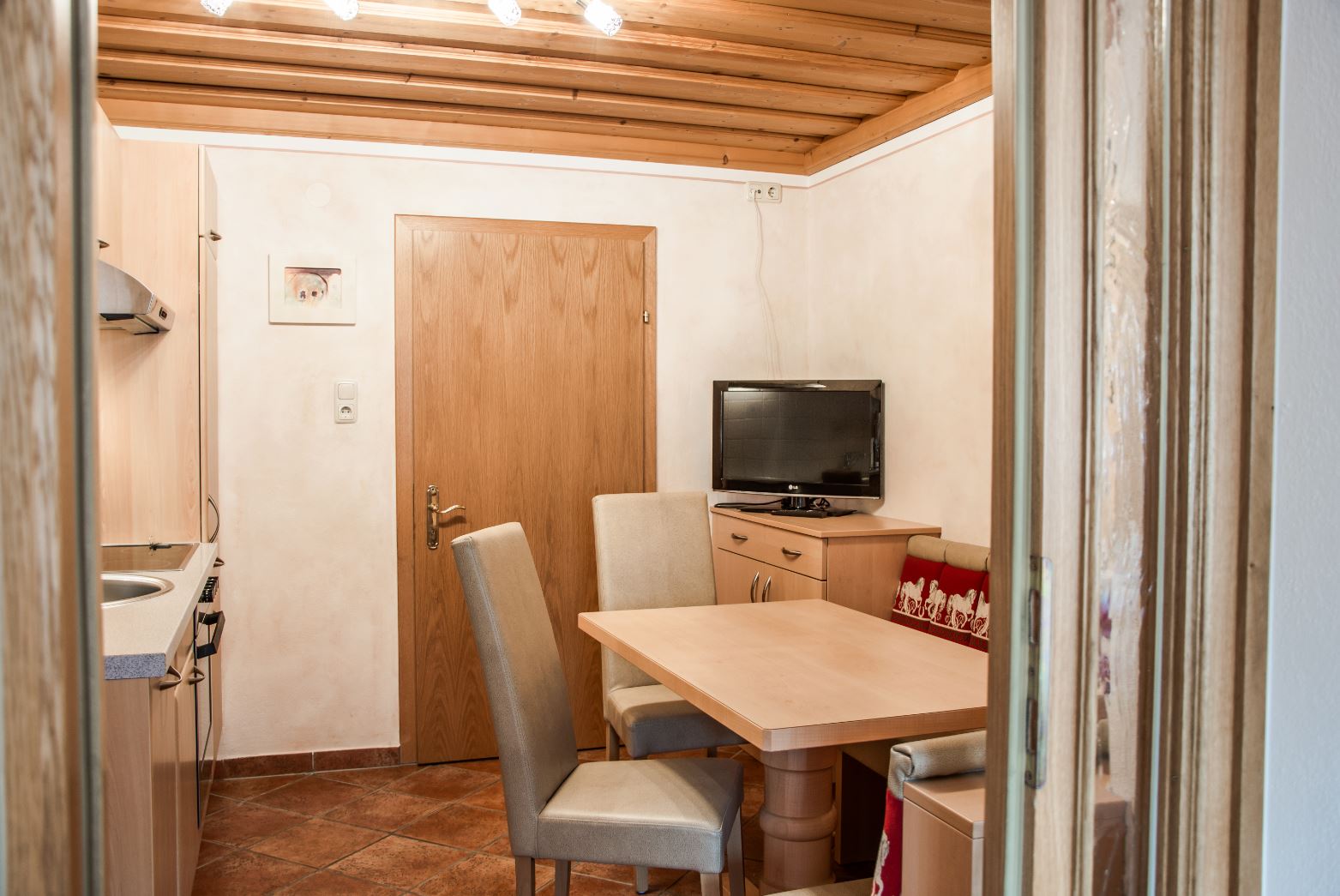 MonteurZimmer: Enzian Küche - Ferienhaus Höllwart