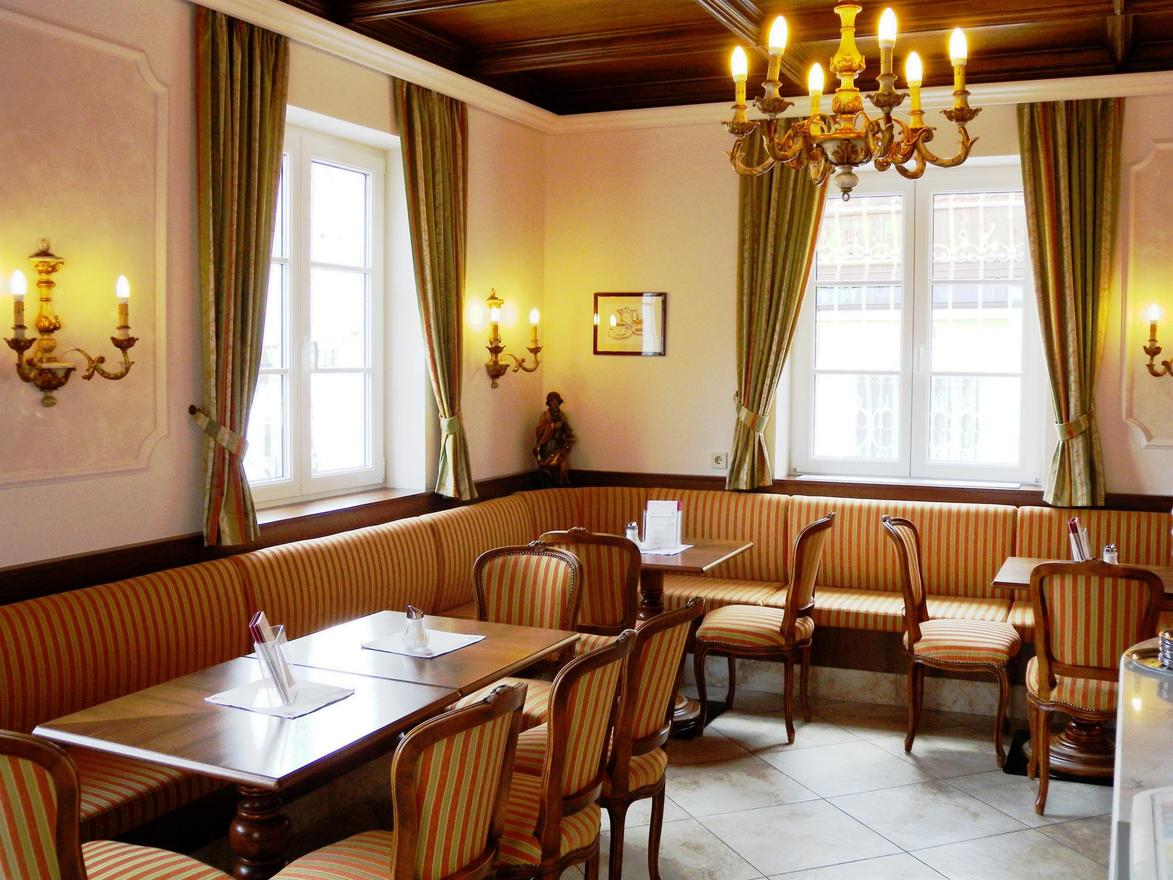 Monteur-Zimmer - Grades - Bäckerei/Konditorei Hochleitner