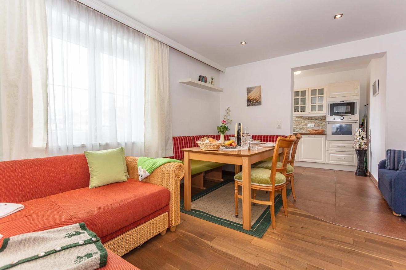 Monteur-Zimmer - Parkplatz: kostenlose Parkplätze in der Umgebung vorhanden - Salzburg - Haus Garten an der Sonne