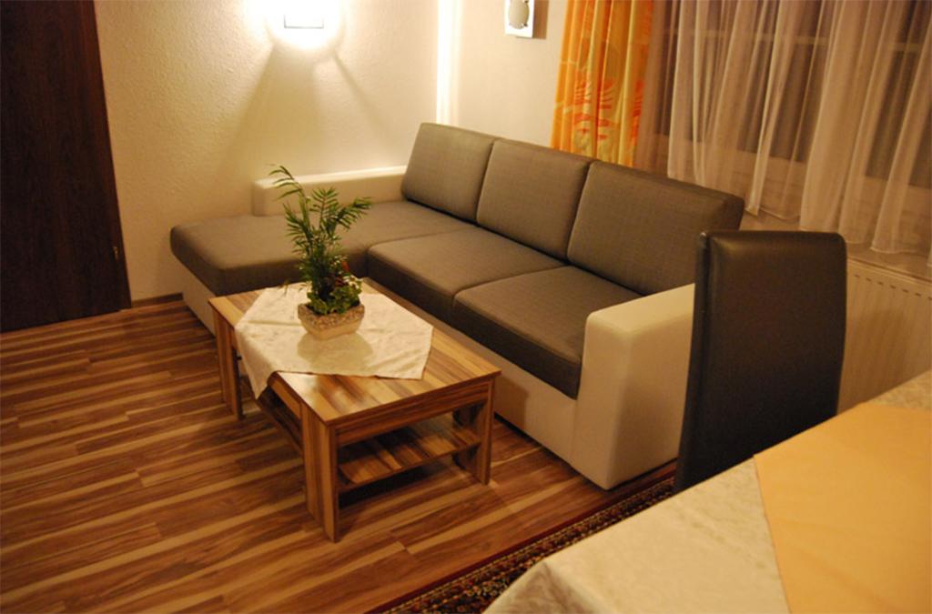 Monteur-Zimmer - Preis pro Nacht - Salzburg - Einödhof