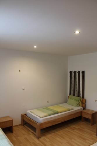 Monteur-Zimmer - Preis pro Nacht - Friesach (Friesach) - Gasthof-Pension Ölberger