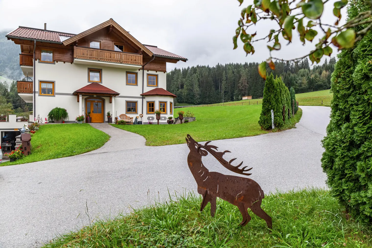 Monteur-Zimmer - Fernseher - Wagrain - Haus Ansicht - Haus Unterrain