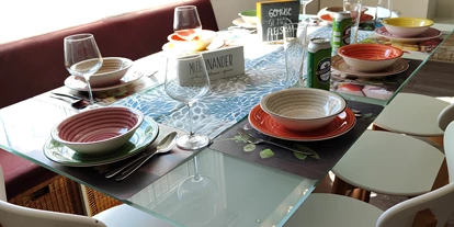 Monteur-Zimmer - Zahlungsarten: Vorauskasse - Österreich - Esstisch für bis zu 8 Personen - Ferienwohnung Dorfleben