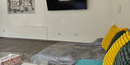 Monteur-Zimmer - Zahlungsarten: Vorauskasse - Österreich - Fernseher Wohnzimmer - Ferienwohnung Dorfleben