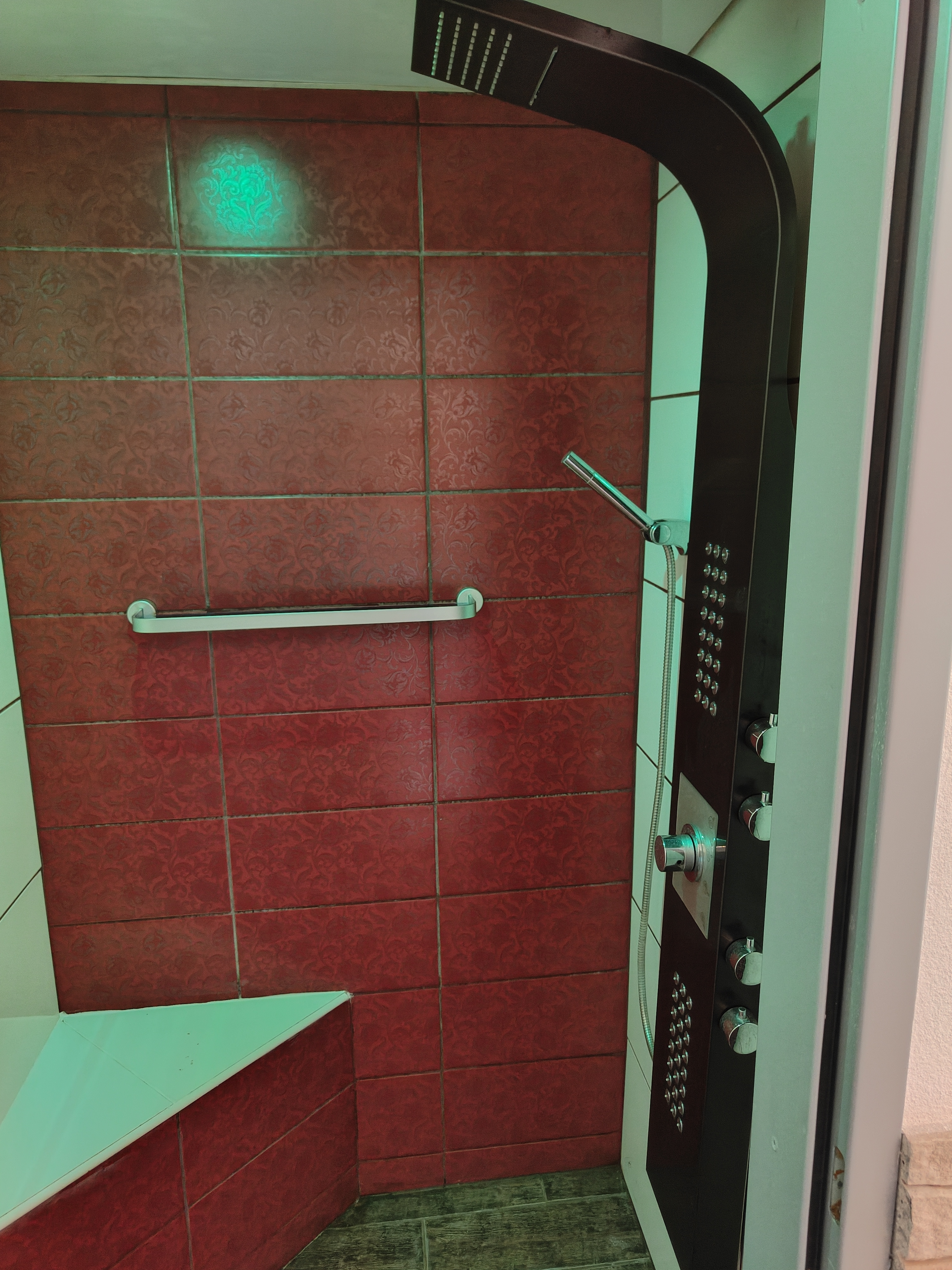 MonteurZimmer: Dusche - Ferienwohnung Dorfleben