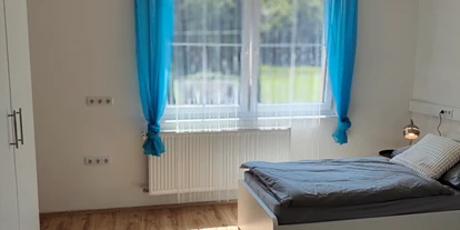 Monteur-Zimmer - Zahlungsarten: Vorauskasse - Österreich - Schlafzimmer mit zwei Einzelbetten - Ferienwohnung Dorfleben