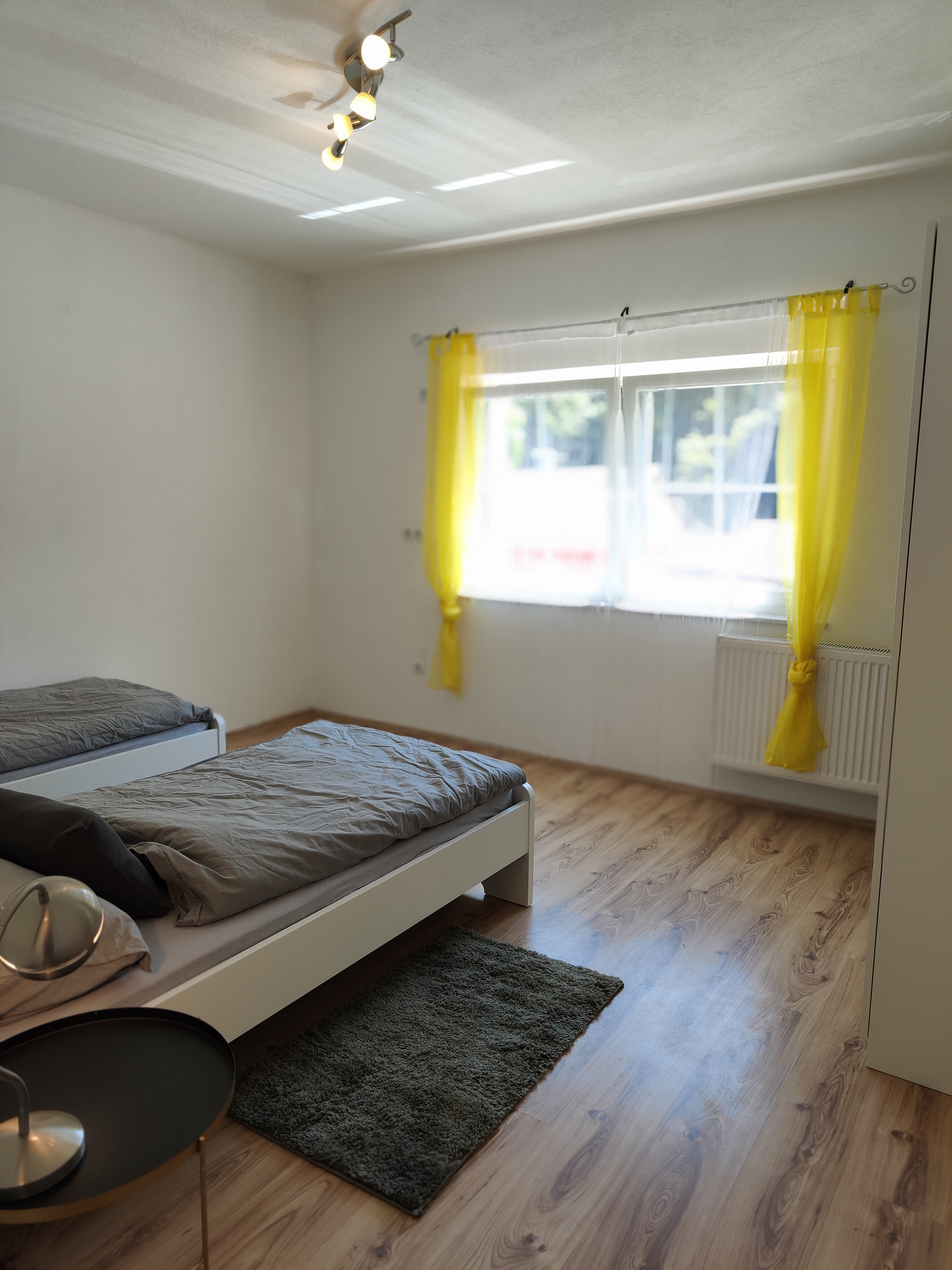 MonteurZimmer: Schlafzimmer mit 2 Einzelbetten - Ferienwohnung Dorfleben