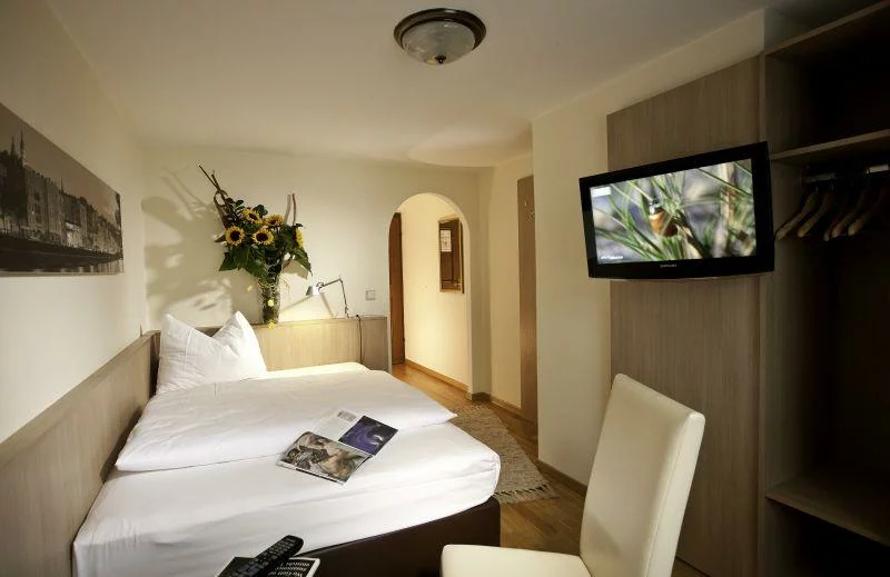 Monteur-Zimmer - Preis pro Nacht - Frankenmarkt - Hotel Gasthof Hartlwirt