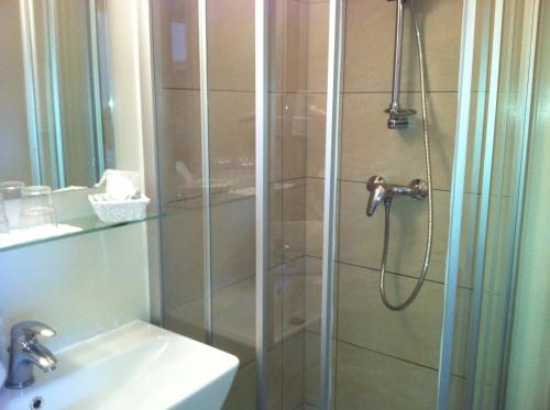 Monteur-Zimmer - Preis pro Nacht - Sankt Gilgen - Pension St. Nikolaus