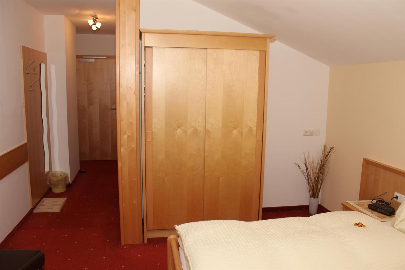 Monteur-Zimmer - Preis pro Nacht - Uttendorf (Uttendorf) - Privatzimmer Müller