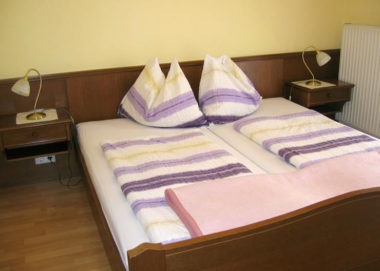 Monteur-Zimmer - Bodensdorf (Steindorf am Ossiacher See) - Pension Eigner