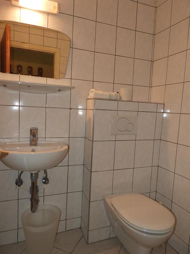 Monteur-Zimmer - Preis pro Nacht - Srejach - Pension Pack