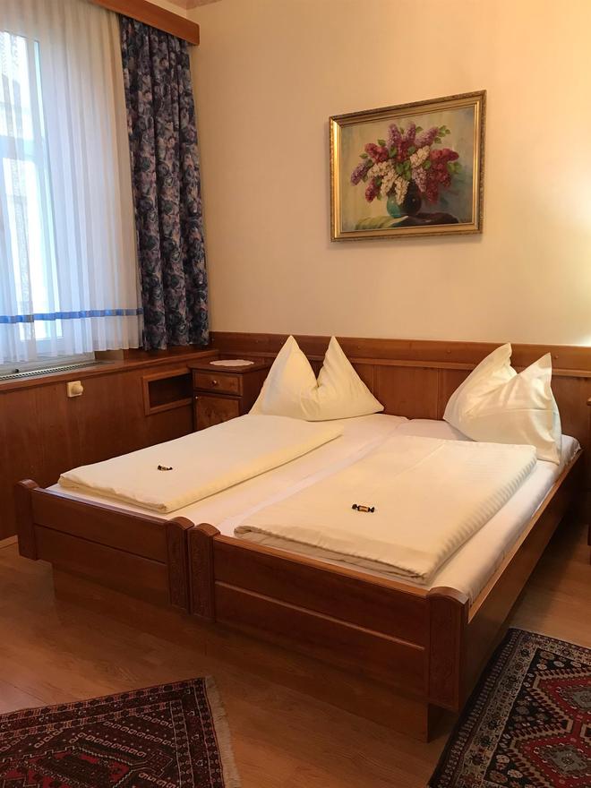 Monteur-Zimmer - Preis pro Nacht - Srejach - Ratheiser