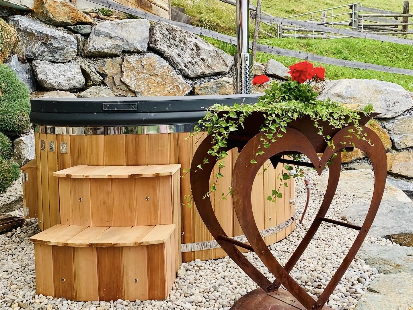 MonteurZimmer: Badebottich  - Ferienwohnung Wohlfühloase Koglerhof