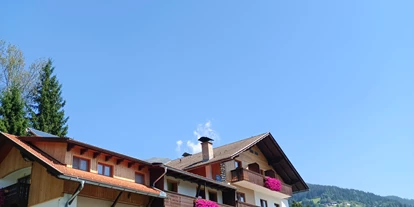 Monteur-Zimmer - Stockenboi - Unser Haus im Sommer  - Ferienwohnung Lemberger