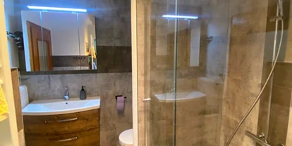 Monteur-Zimmer - Stockenboi - Badezimmer  - Ferienwohnung Lemberger