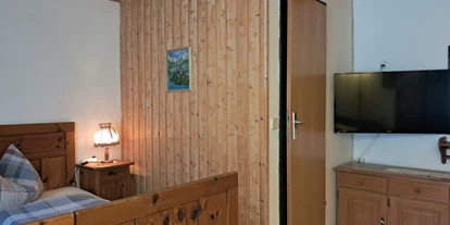 Monteur-Zimmer - Parkplatz: eigener Parkplatz für PKW vorhanden - Naturarena - Mitschighof