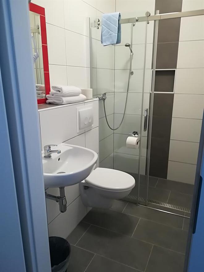 Monteur-Zimmer - Annenheim - Frühstückspension Tschertou